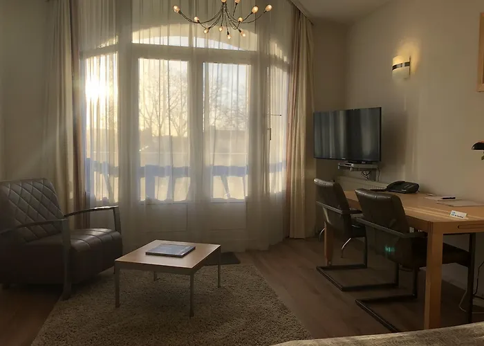 Hotel Plato Den Haag Scheveningen 3*