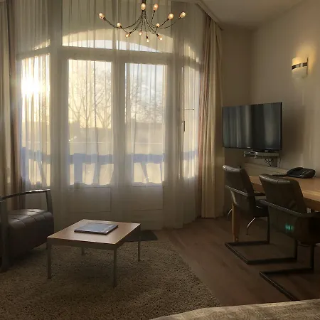 Hotel Plato Den Haag Scheveningen 3*