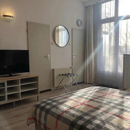 Hotel Plato Den Haag Scheveningen 3*