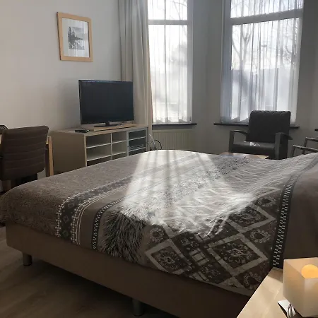 Hotel Plato Den Haag Scheveningen Otel 3*