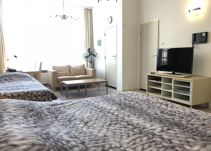 Hotel Plato Den Haag Scheveningen 3*