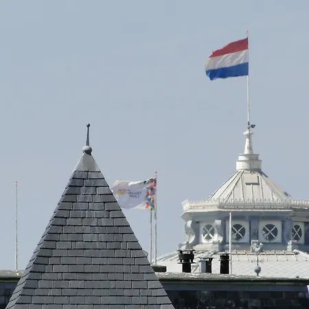Hotel Plato Den Haag Scheveningen מלון 3*