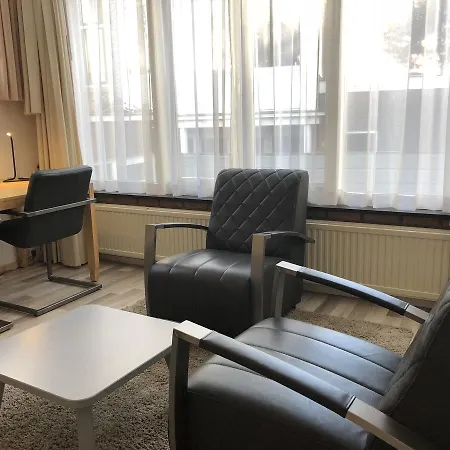 Hotel Plato Den Haag Scheveningen מלון 3*