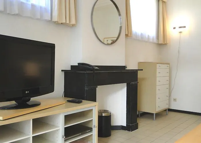 Hotel Plato Den Haag Scheveningen ホテル 3*