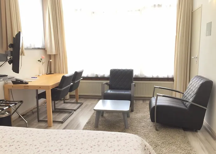 ホテル Hotel Plato Den Haag Scheveningen 3*